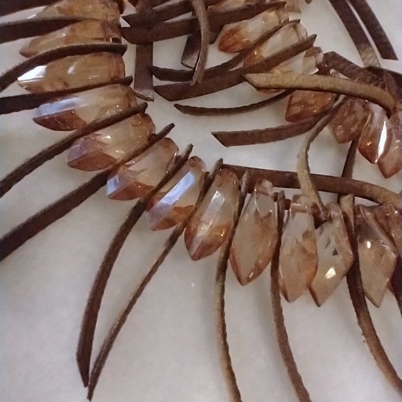 Set of 6 jewelry pieces from The Bold Type Series Bold statement necklace bown - Picture 5 of 8